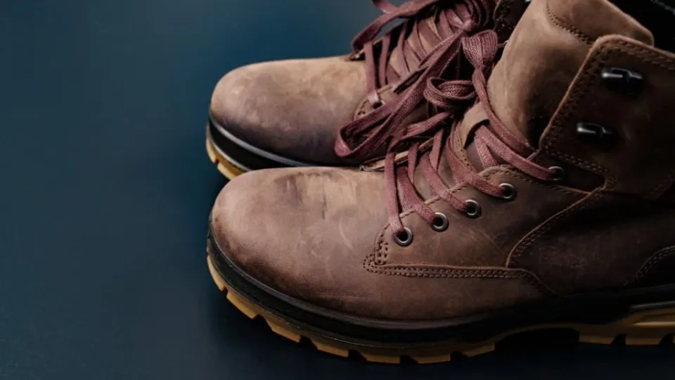 Rekomendasi Sepatu Safety Terbaik | Tokoplas.com