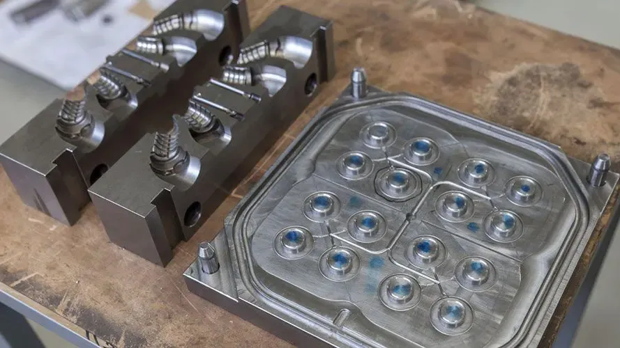 Memahami Perbedaan Antara Soft Tooling dan Hard Tooling | Tokoplas.com